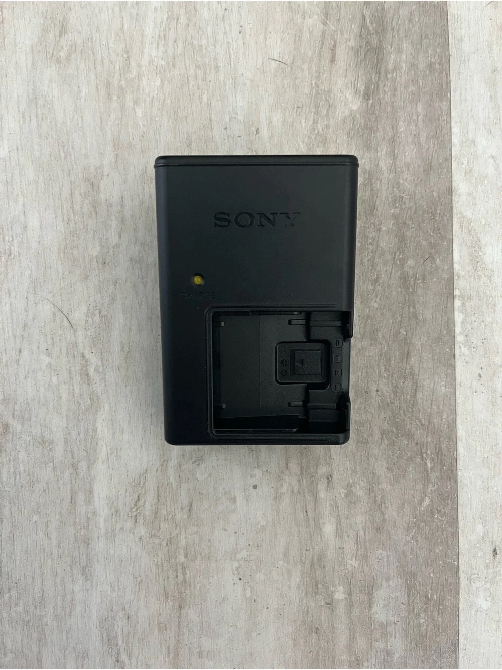 Sony Wall Battery Charger BC-CSD Sony D, T, R & E rechargeable battery series